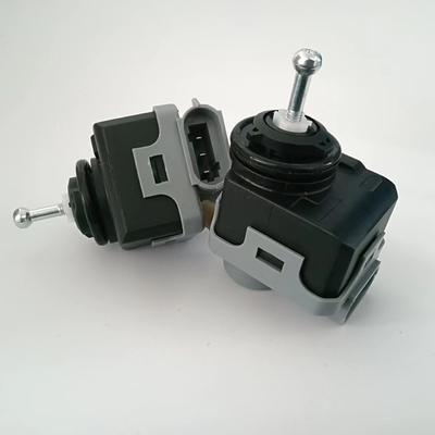 ซ่อมปรับไฟหน้า Nissan 12Volt พลาสติกสีดำ