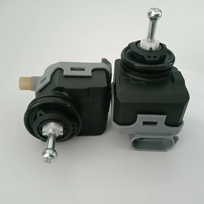 ซ่อมปรับไฟหน้า Nissan 12Volt พลาสติกสีดำ